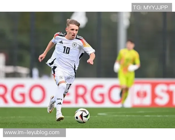 法尔克透露拜仁边锋引援首选19岁马拉并关注奥索里奥