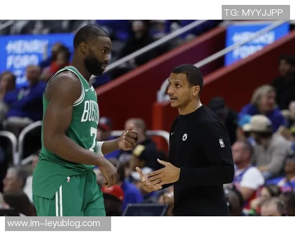 杰伦布朗赞沃尔什日益成长期待他在赛场上的精彩表现